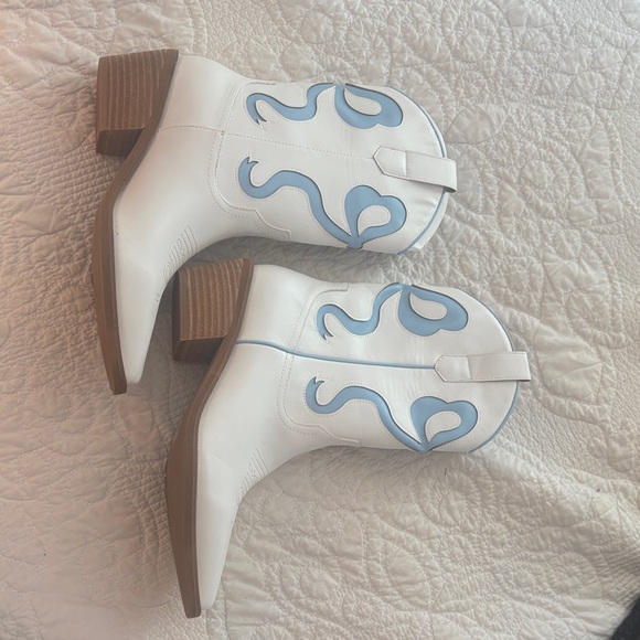 Shoes - White and Blue Western Ankle Boots